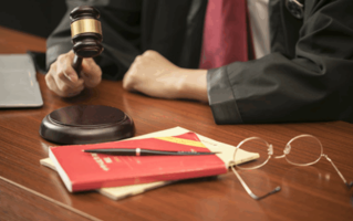 离婚诉讼被告可以申请分割财产吗?