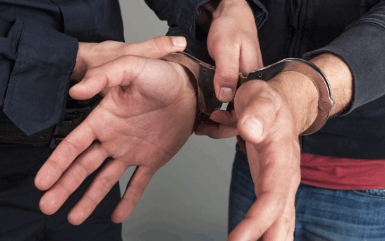 家人被刑事拘留期多久可以办理取保候审呢-第1张图片